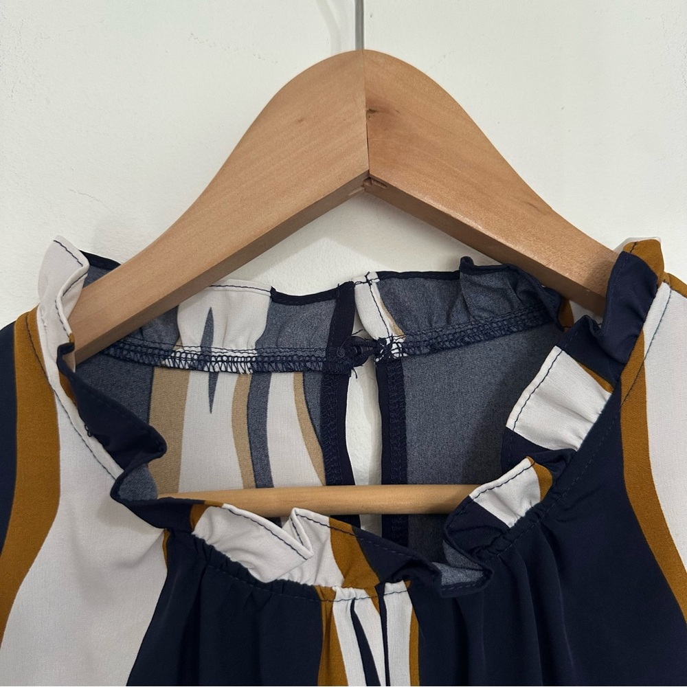 Women’s Abstract Gold Navy and White Ruffle Neck Blouse size XXL - Picture 5 of 7